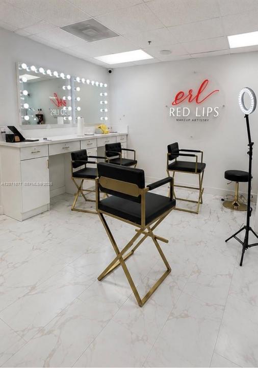 1275 W 47th Pl, Hialeah, Florida 33012, USA
