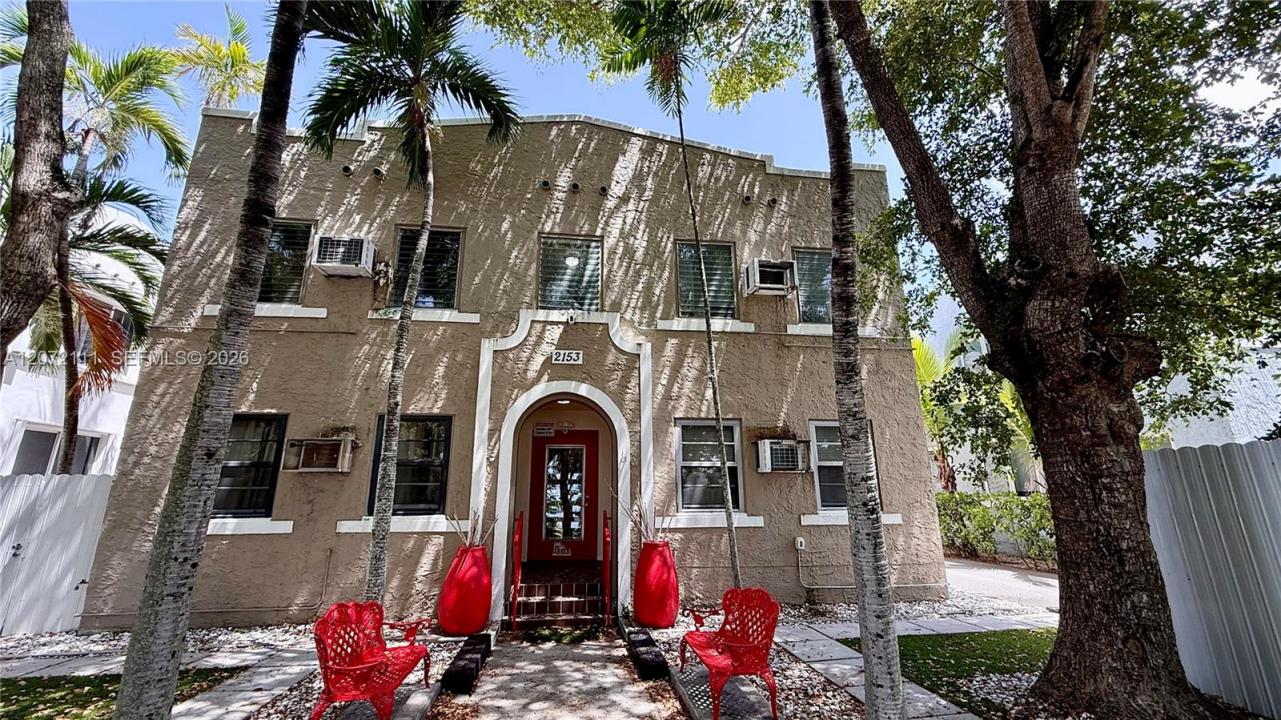 2153 SW 14th Ter 2, Miami, Florida 33145, USA