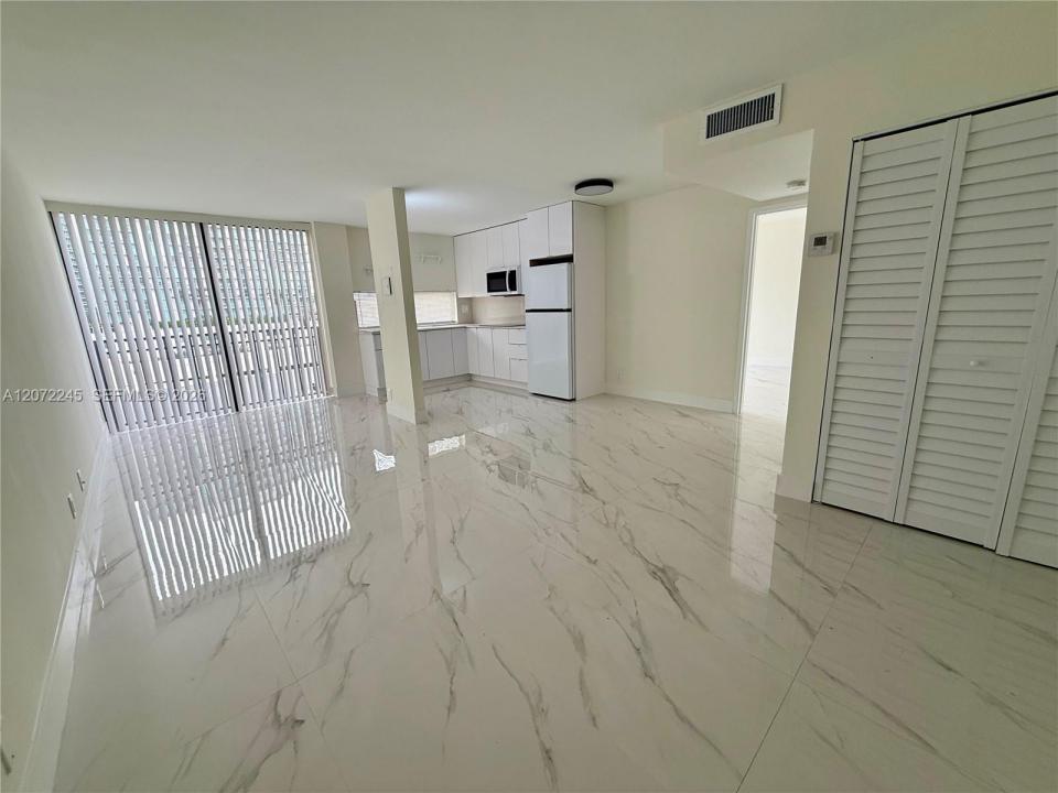 16909 N Bay Rd 817, Sunny Isles Beach, Florida 33160, HOA KỲ