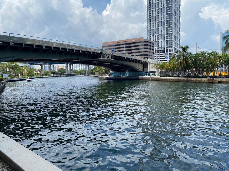 185 SW 7th St 1607, Miami, Florida 33130, USA