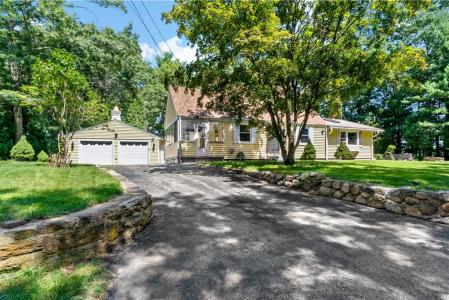 21 Minda Lane, Coventry, Rhode Island 02816, USA