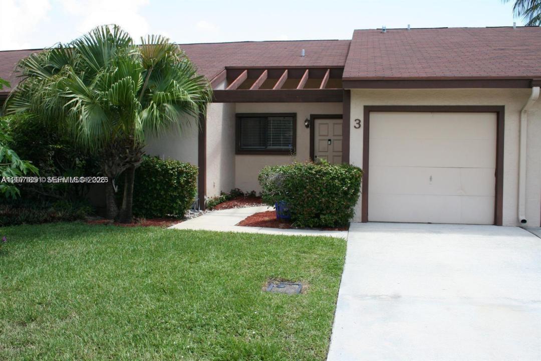 3 Finsbury Ln, Boynton Beach, Florida 33426