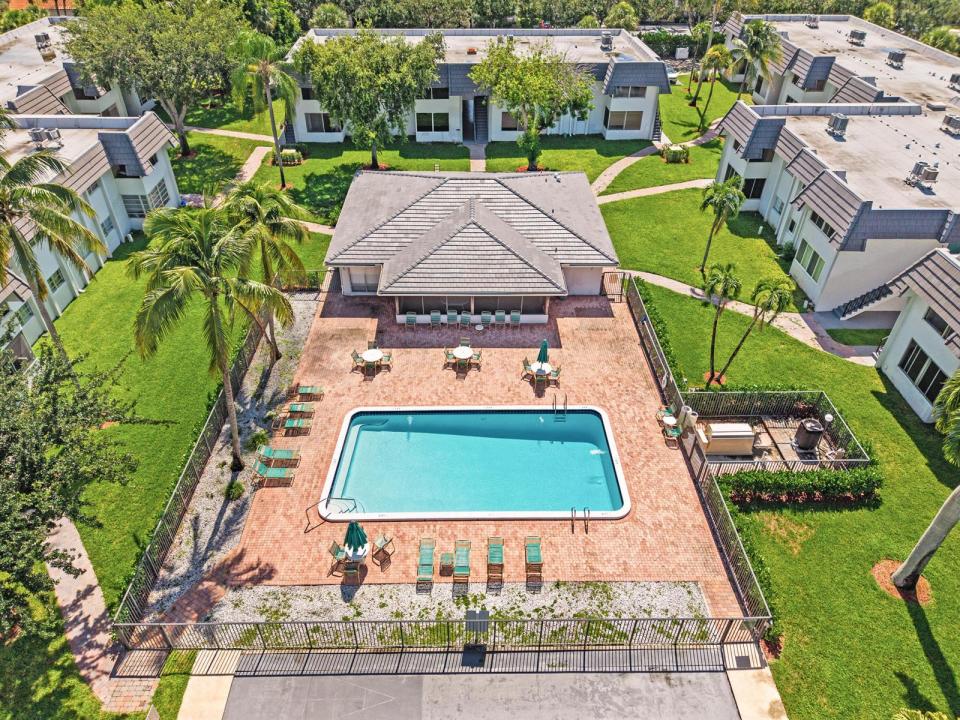 8410 W SAMPLE Road 110, Coral Springs, Floride 33065, États-Unis