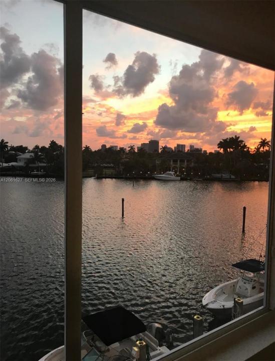333 Sunset Dr 108, Fort Lauderdale, Florida 33301, USA