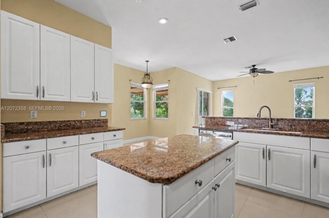 232 SW Carter Ave, Port St. Lucie, Florida 34983, Stati Uniti