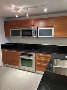 244 Biscayne Blvd 3106, Miami, Florida 33132, USA