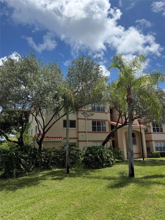 3450 N Pinewalk Dr N 421, Margate, Florida 33063, Stati Uniti
