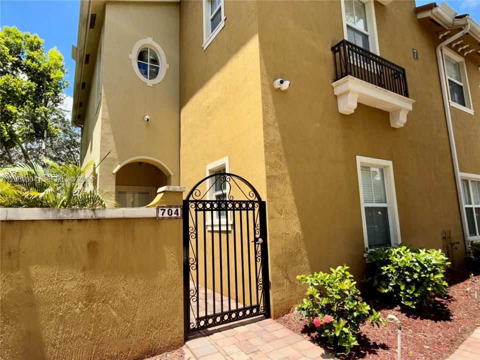 2851 W Prospect Rd 704, Tamarac, Floryda 33309, USA