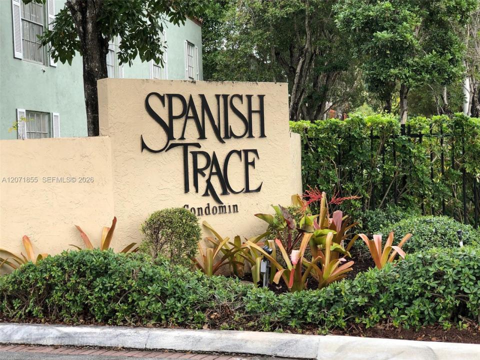 10740 N KENDALL DR L-14, Miami, Florida 33176, USA