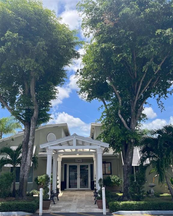 17515 NW 67th Ct E-22, Hialeah, Florida 33015, Stati Uniti