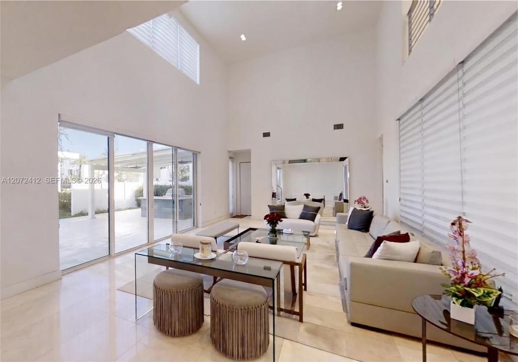 10229 NW 74th Ter, Doral, Florida 33178, USA