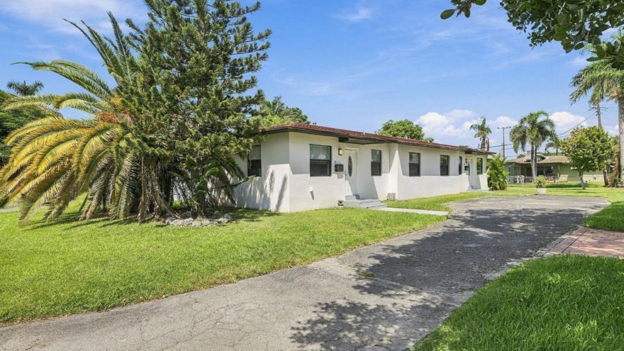 245 NE 1ST Terrace 245, Dania Beach, Floryda 33004, USA