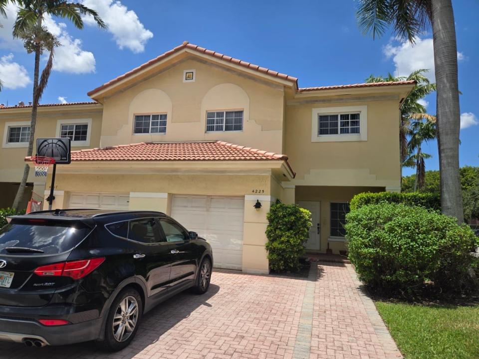 4225 E STONECREEK Circle 26, Davie, Florida 33024, USA