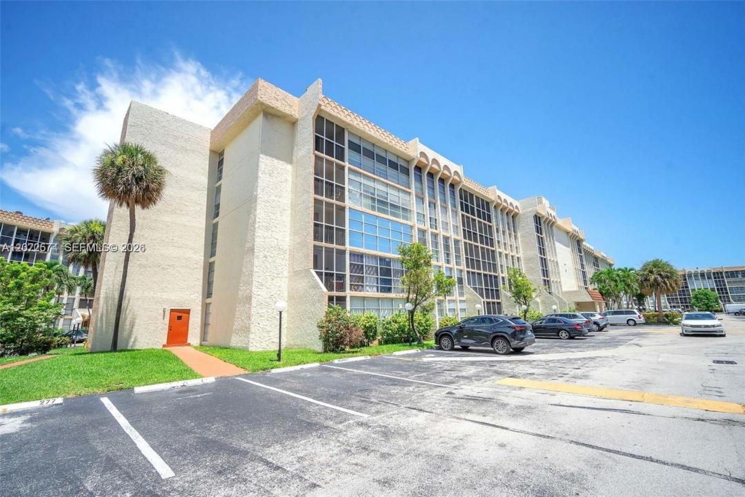 701 Three Islands Blvd 505, Hallandale Beach, Florida 33009, USA