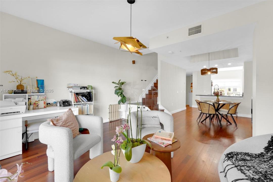 738 NE 90th St 207, Miami, Florida 33138, Stati Uniti
