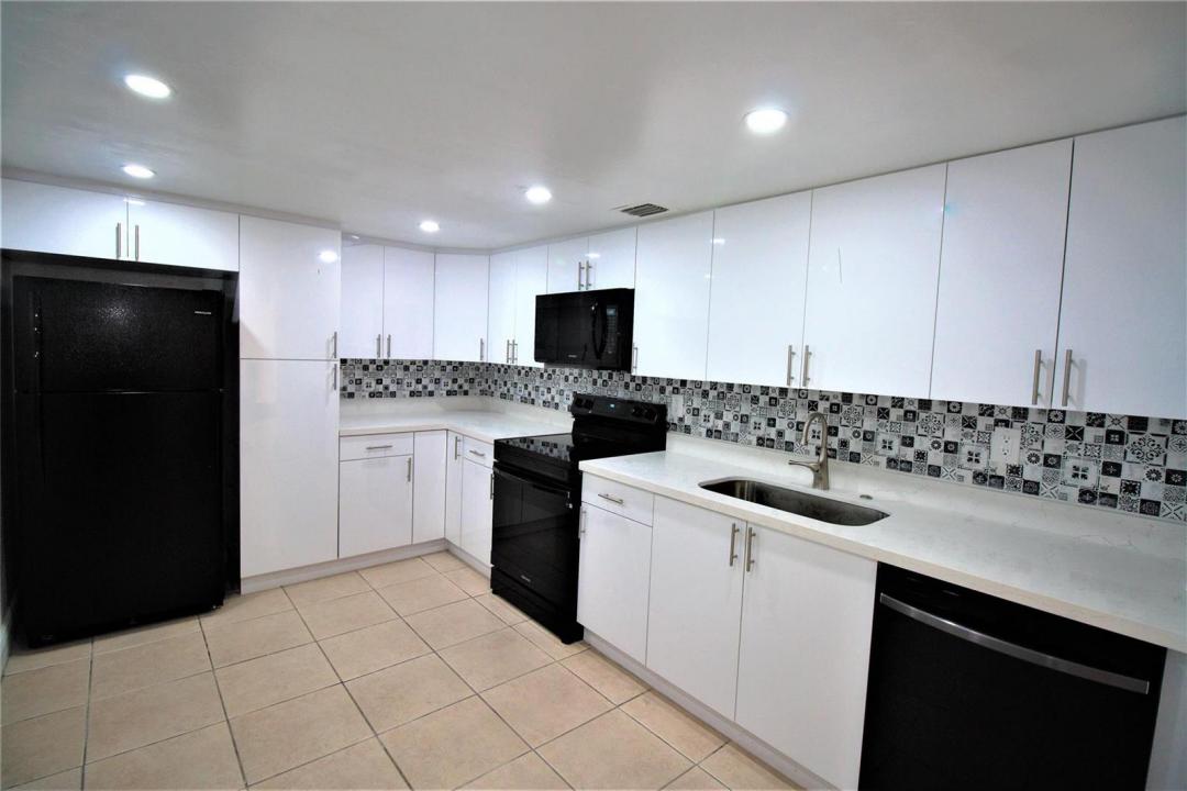 7000 NW 186TH Street 4-217, Hialeah, Floride 33015, États-Unis