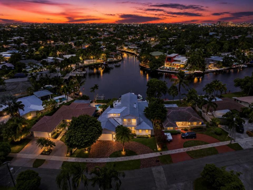 2009 NE 21ST Street, Fort Lauderdale, Florida 33305, USA