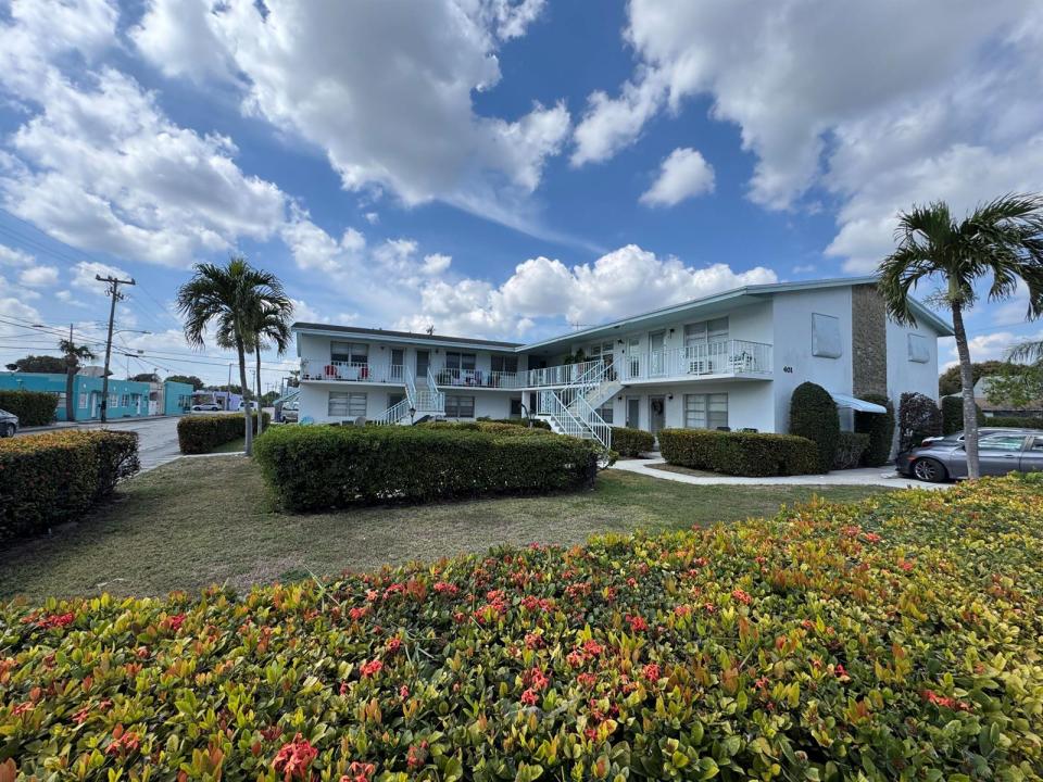401 N J Street 5, Floryda 33460, USA