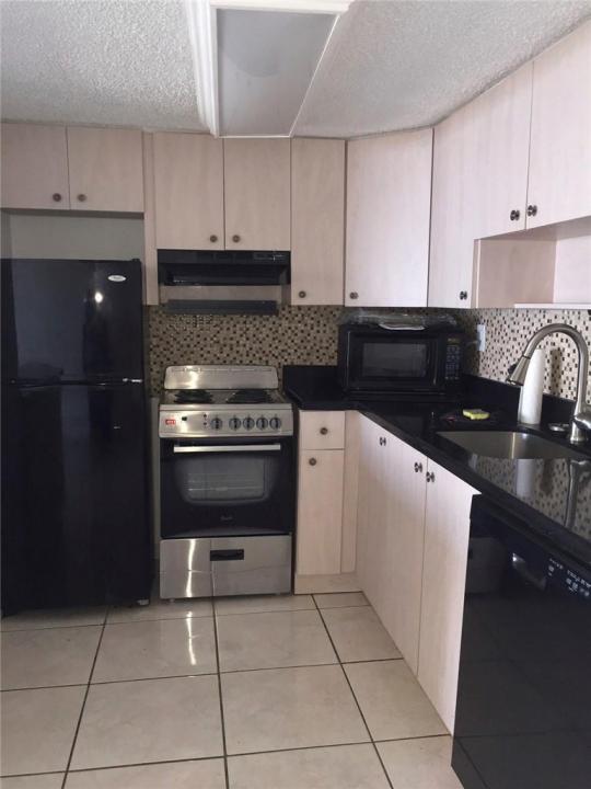 300 OREGON Street 303, Hollywood, Floride 33019, États-Unis