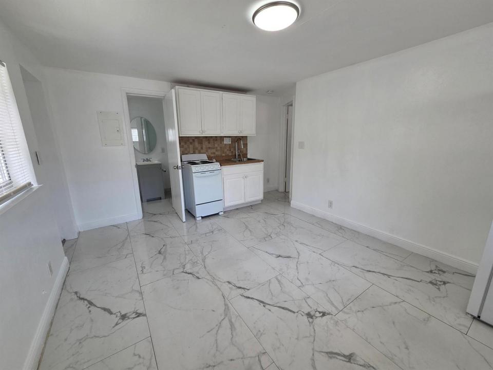 844 NE 17TH Way 2, Fort Lauderdale, Floryda 33304, USA