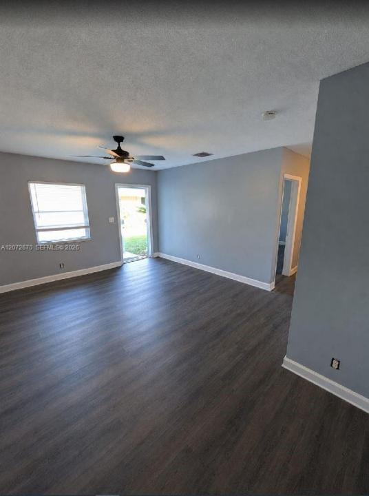537 SW 2nd Pl 1-3, Pompano Beach, Florida 33060, Stati Uniti