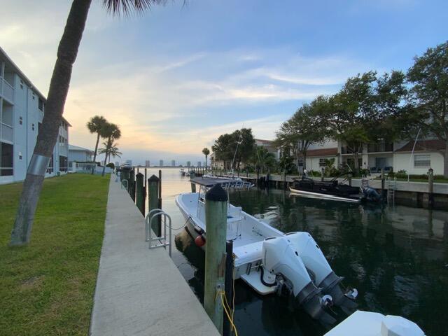 120 Lehane Terrace 305, North Palm Beach, Floride 33408, États-Unis
