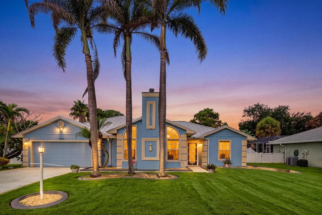 6908 Bronte Circle, Port St. Lucie, Florida 34952, USA