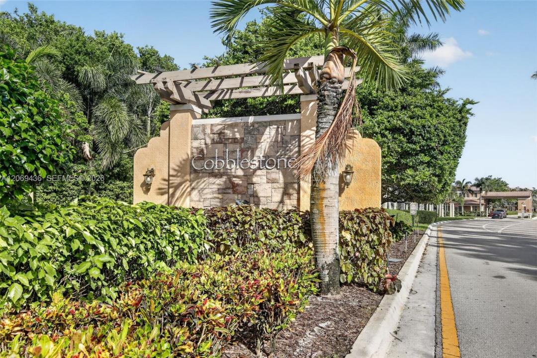 14601 SW 5th St, Pembroke Pines, Florida 33027, Stati Uniti
