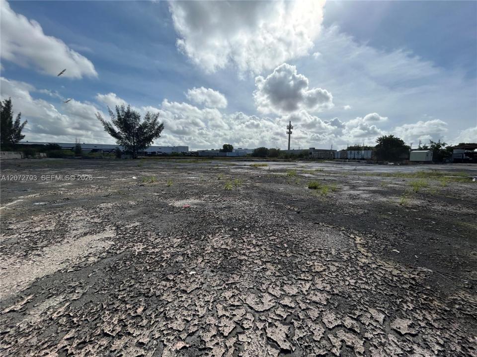 7225 NW 84th Ave, Medley, Florida 33166, USA