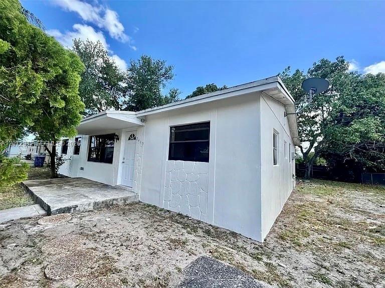 2460 NW 179th St 2460, Miami Gardens, Florida 33056, USA