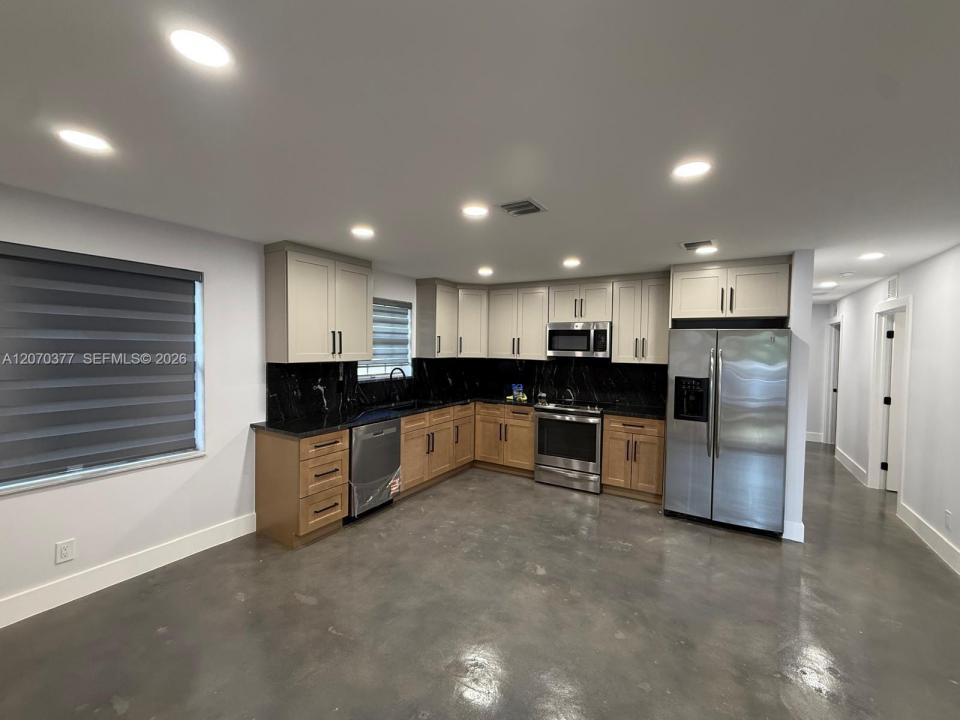 17 SW 6th Ave 17, Dania Beach, Florida 33004, USA