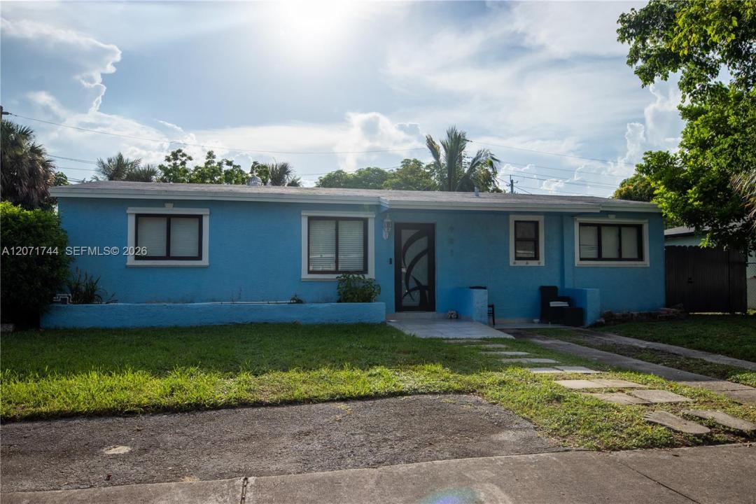 901 NW 33rd Dr, Lauderhill, Florida 33311, USA