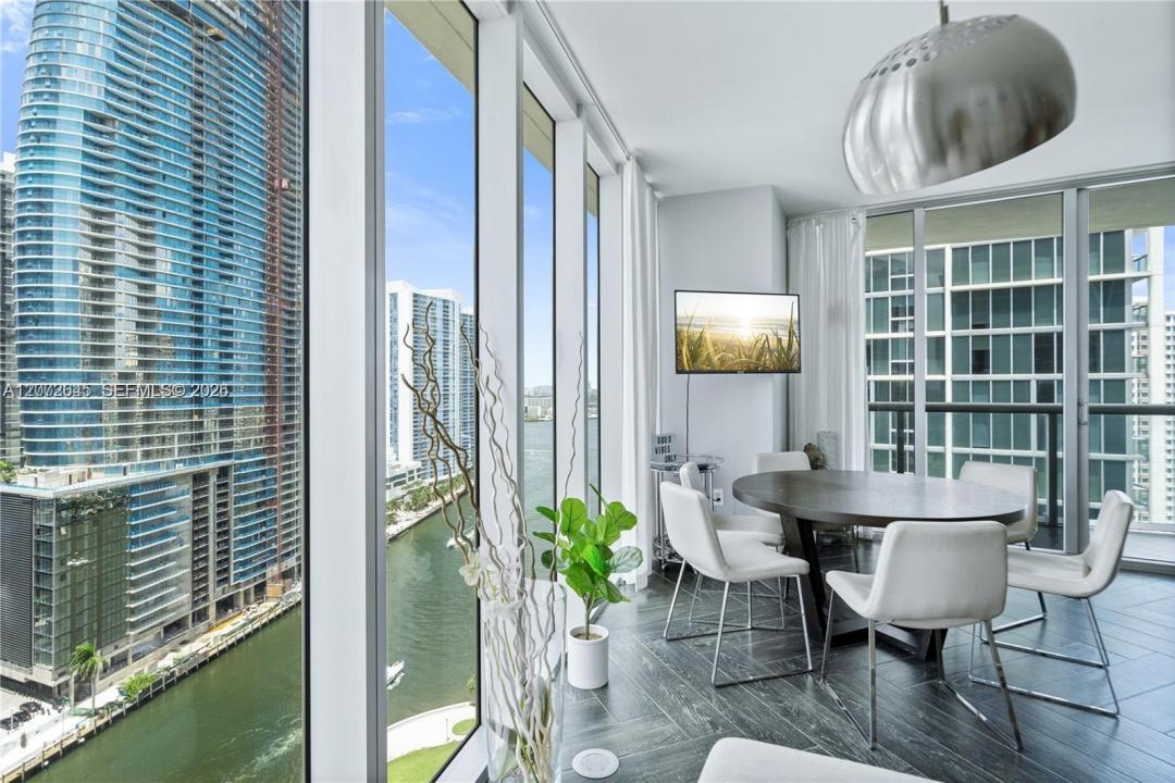 485 Brickell Ave 2302, Miami, Floride 33131, États-Unis