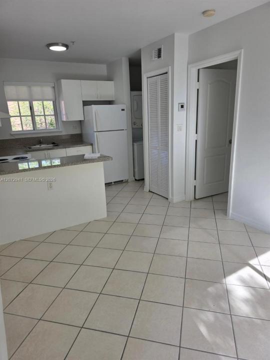3090 BIRD AV 303, Coconut Grove, Floride 33133, États-Unis
