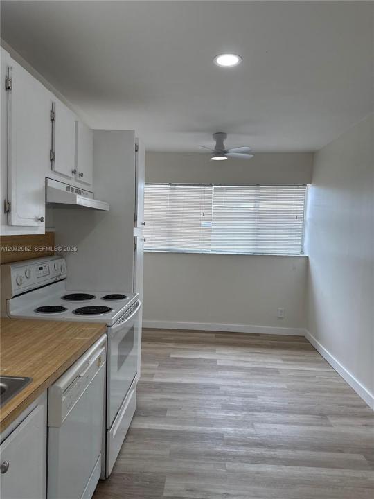 8380 Sands Point Blvd J310, Tamarac, Florida 33321, USA