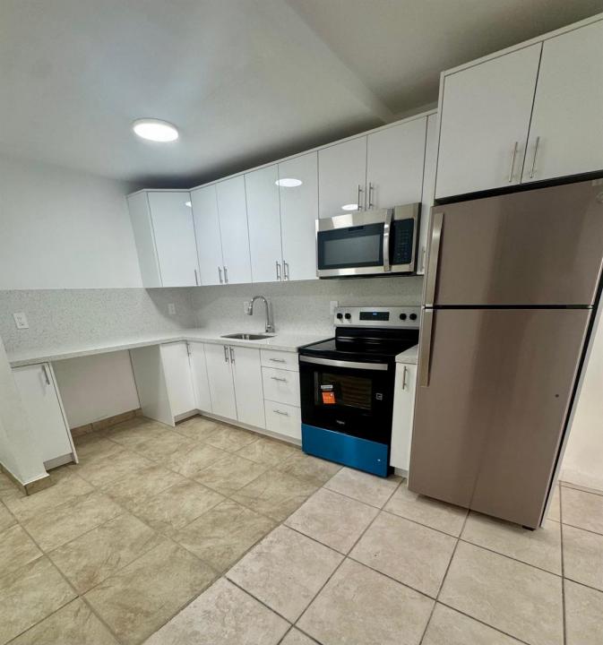 2441 NW 13TH Street 65, Miami, Floride 33125, États-Unis