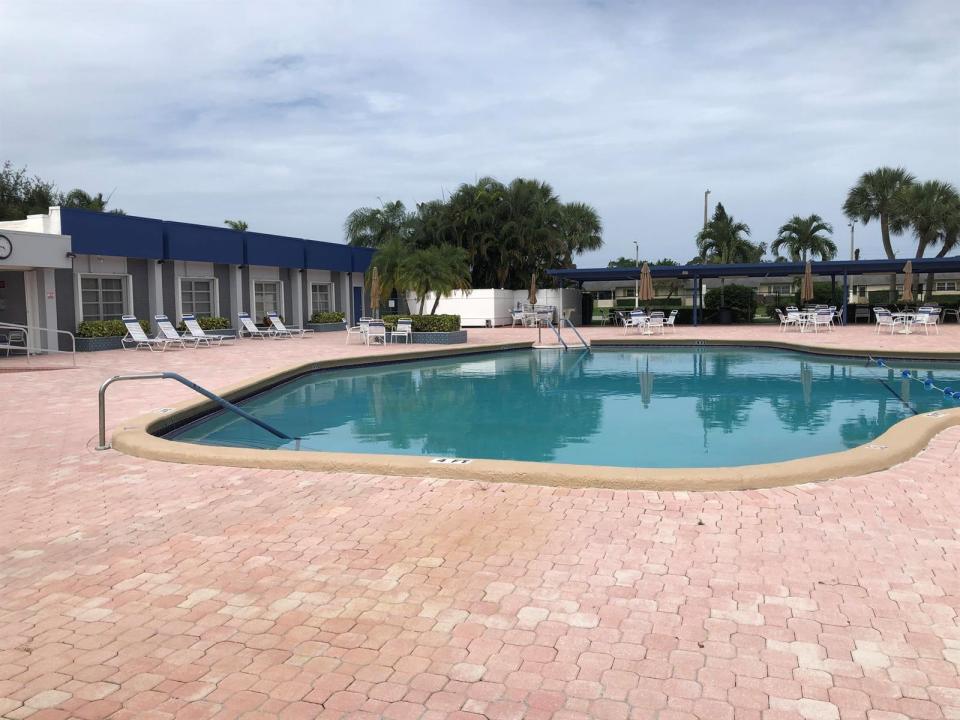 2671 Barkley W Drive C, West Palm Beach, Florida 33415, USA