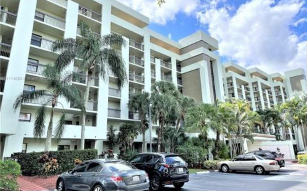 7050 NW 44TH Street 403, Lauderhill, Floride 33319, États-Unis