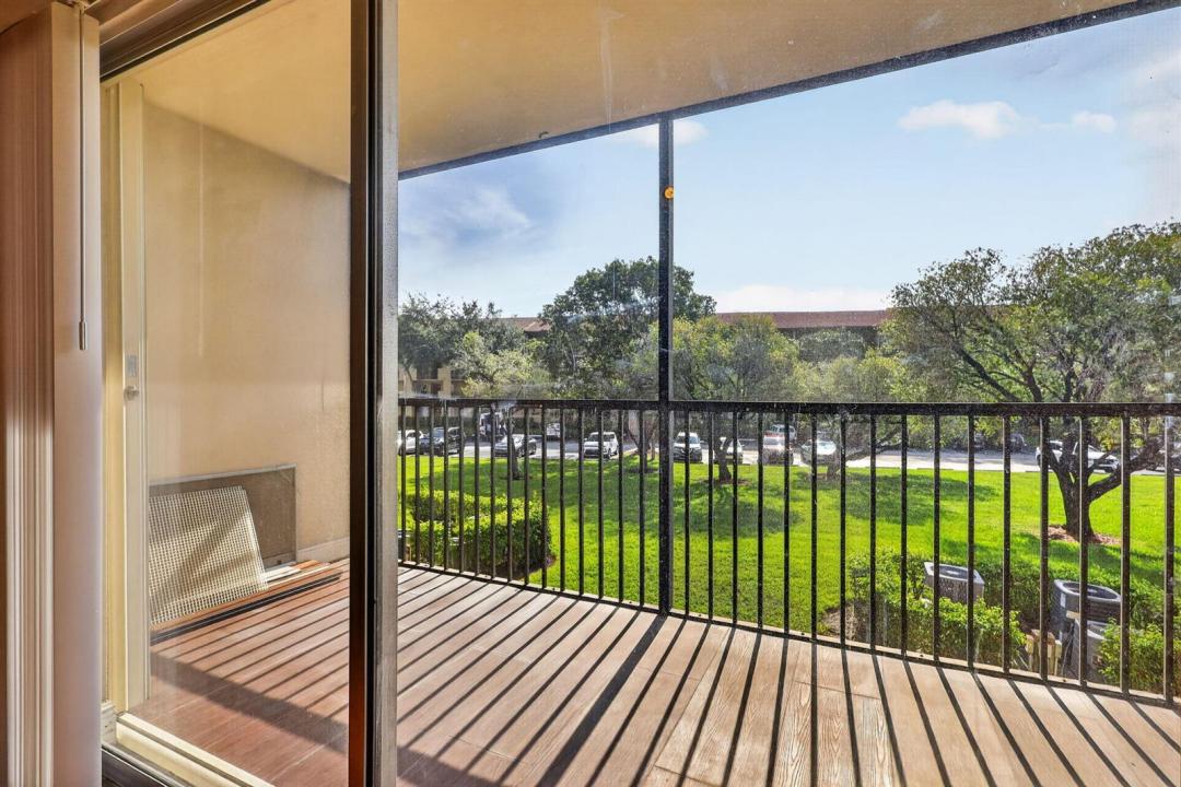 1301 SW 142nd Avenue 214H, Pembroke Pines, Florida 33027, Stati Uniti