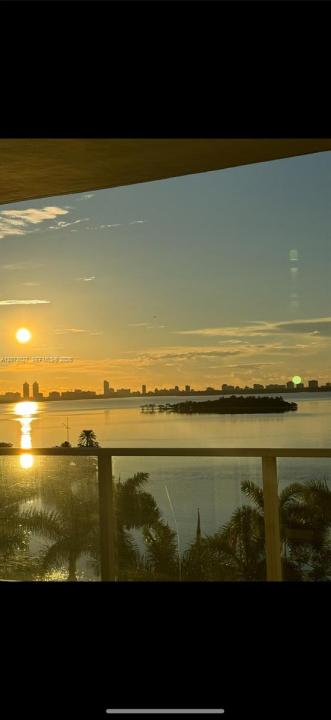 2020 N Bayshore Dr 708, Miami, Floride 33137, États-Unis