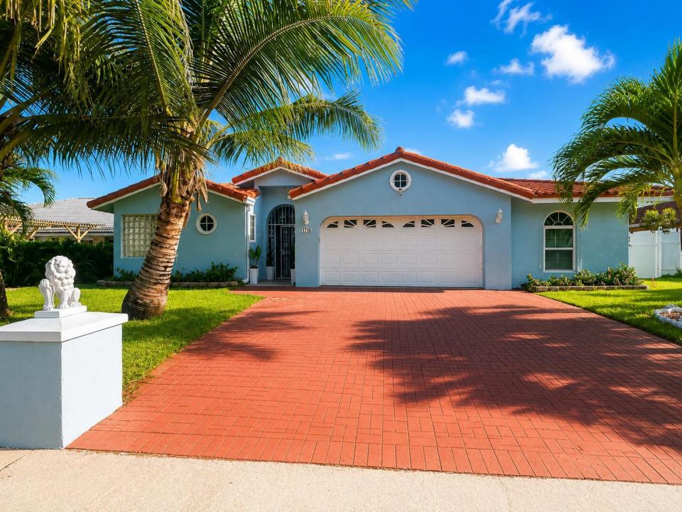 1716 Pierce Drive, Florida 33460, Amerika Birleşik Devletleri