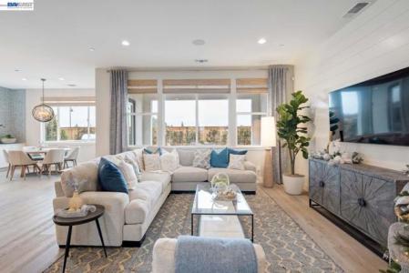 Parkcrest Circle, Manteca, California 95336