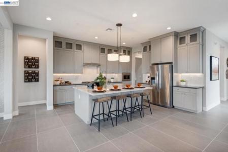 Parkcrest Circle, Manteca, California 95336