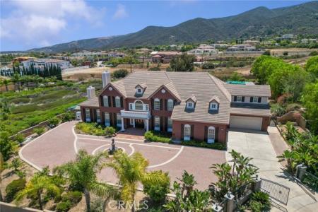 Sandra, Corona, Californie 92881, États-Unis