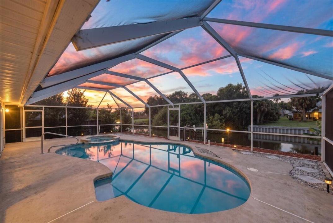 320 NE Surfside Avenue, Port St. Lucie, Floride 34983, États-Unis
