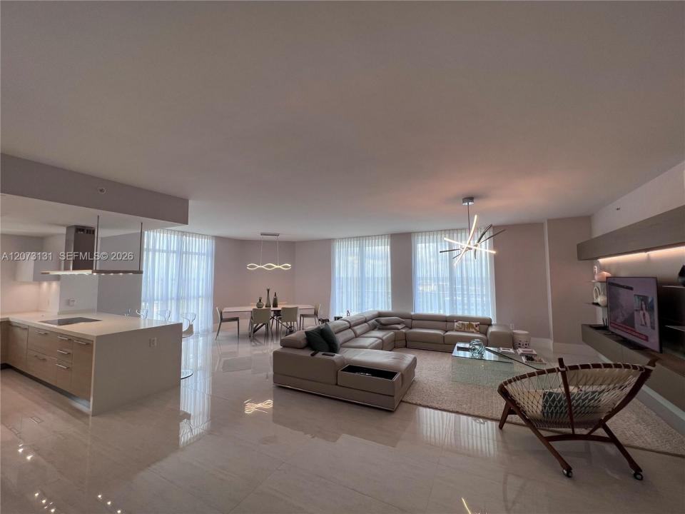 17301 Biscayne Blvd 1402, North Miami Beach, Floride 33160, États-Unis