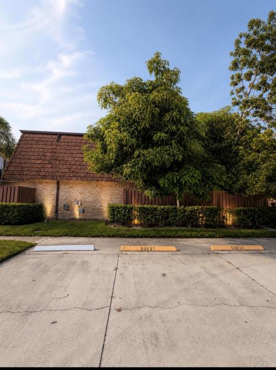 1421 14TH Lane D, Florida 33463, Stati Uniti