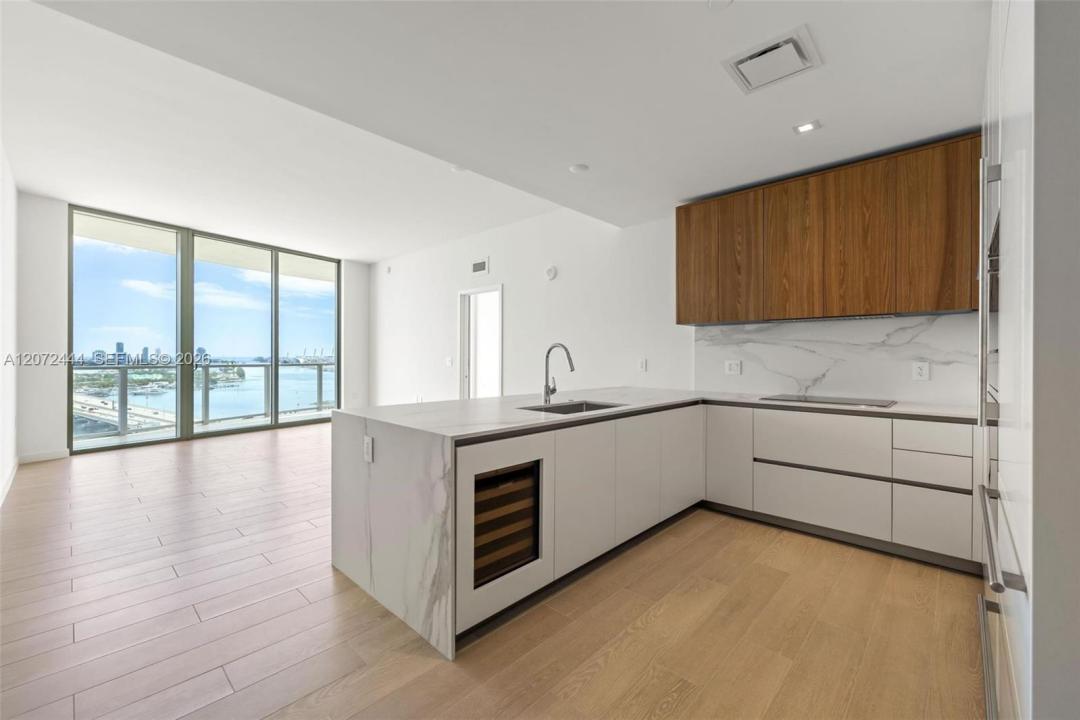 1400 Biscayne Blvd 1903, Miami, Florida 33132, Stati Uniti