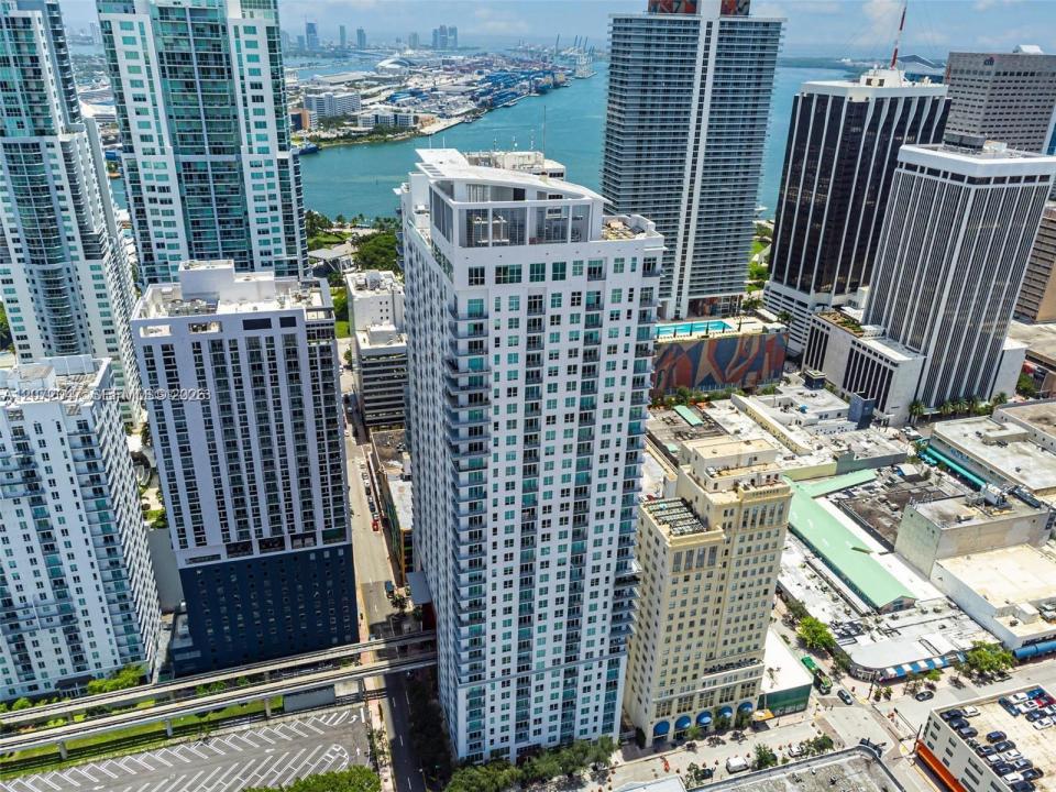 133 NE 2nd Ave 2808, Miami, Floryda 33132, USA