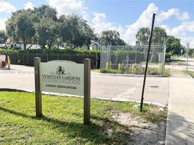 17901 NW 68th Ave T207, Hialeah, Florida 33015, USA